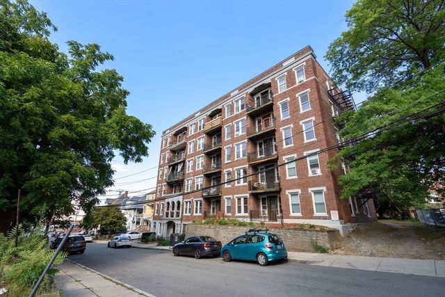28 Quint Ave 37, Boston, MA 02134