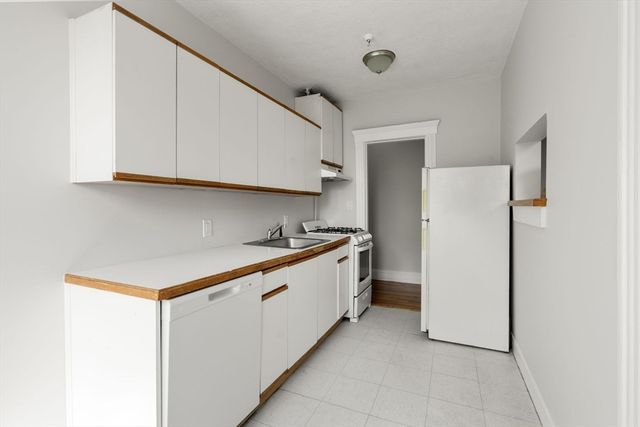28 Quint Ave 37, Boston, MA 02134