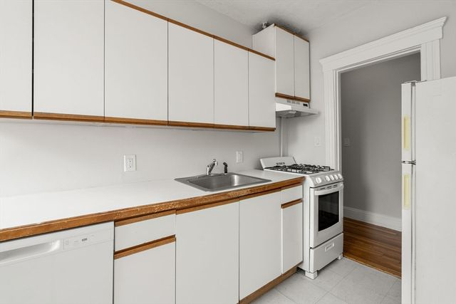 28 Quint Ave 37, Boston, MA 02134