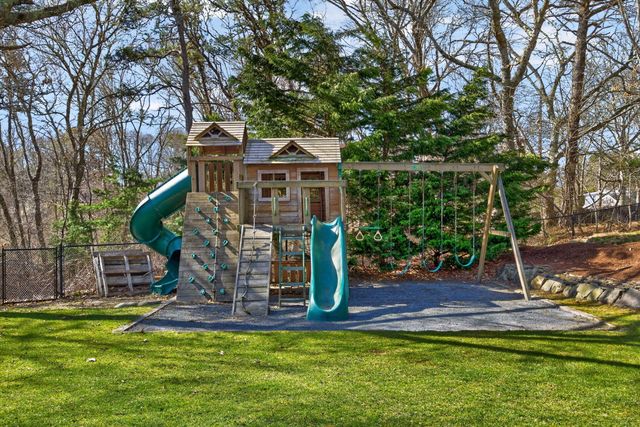 69 Union Street, Yarmouth Port, MA 02675