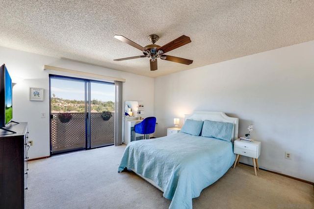 719 Franklin Ln, Vista, CA 92084