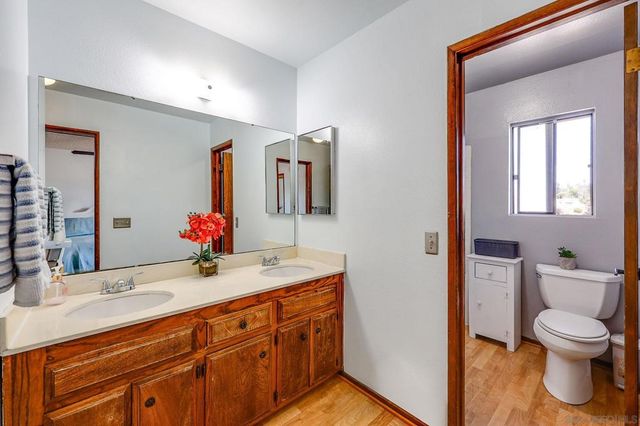 719 Franklin Ln, Vista, CA 92084