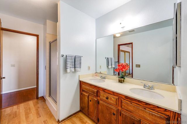 719 Franklin Ln, Vista, CA 92084