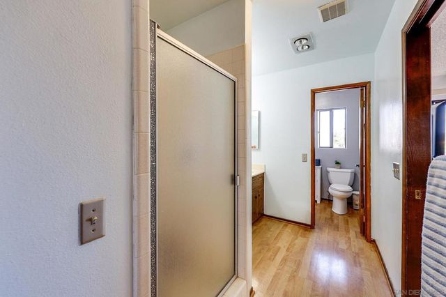 719 Franklin Ln, Vista, CA 92084
