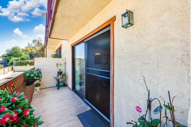 719 Franklin Ln, Vista, CA 92084