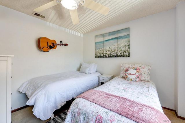 719 Franklin Ln, Vista, CA 92084