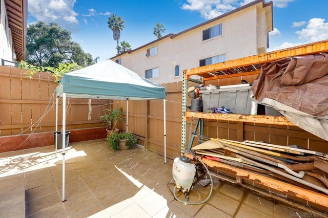 719 Franklin Ln, Vista, CA 92084