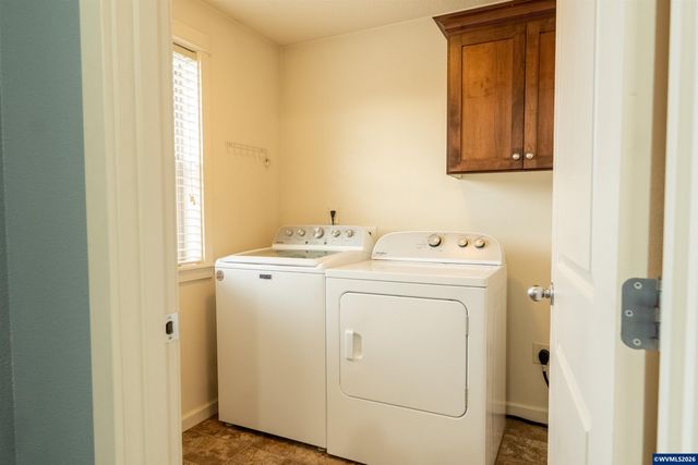 3152 NE Lily Ln, Mcminnville, OR 97128