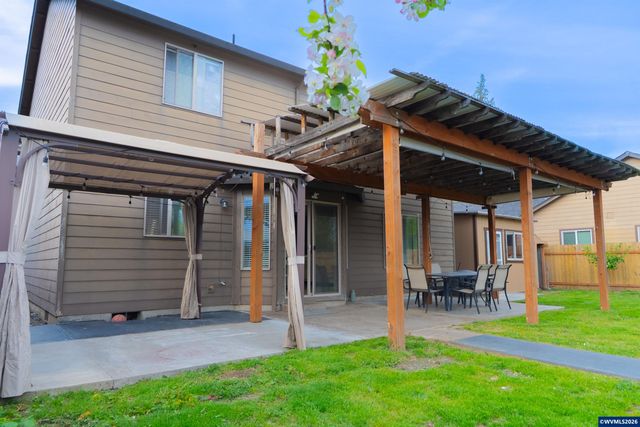 3152 NE Lily Ln, Mcminnville, OR 97128