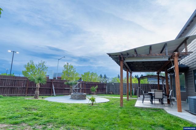 3152 NE Lily Ln, Mcminnville, OR 97128