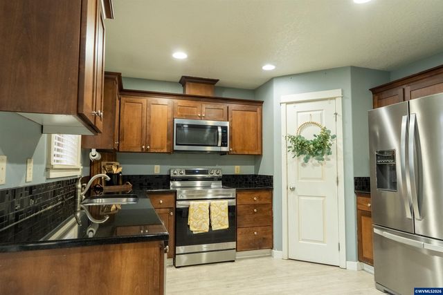 3152 NE Lily Ln, Mcminnville, OR 97128