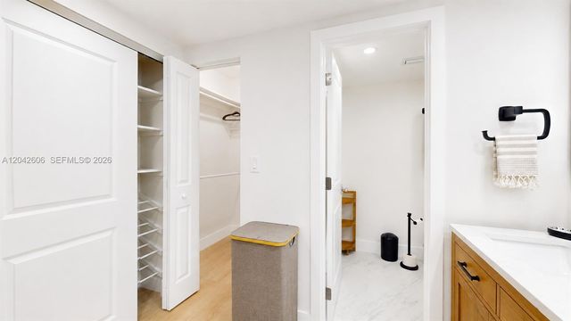177 Ocean Lane Dr 213, Key Biscayne, FL 33149