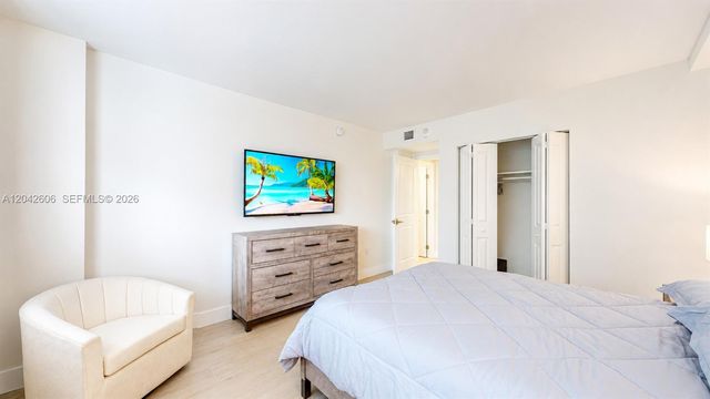 177 Ocean Lane Dr 213, Key Biscayne, FL 33149
