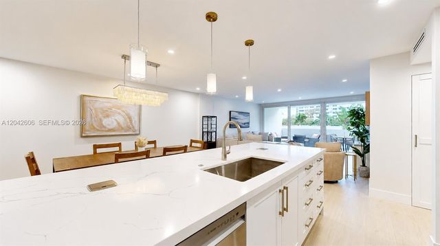 177 Ocean Lane Dr 213, Key Biscayne, FL 33149