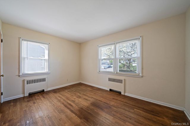 28 Miller Street 2, Glen Cove, NY 11542