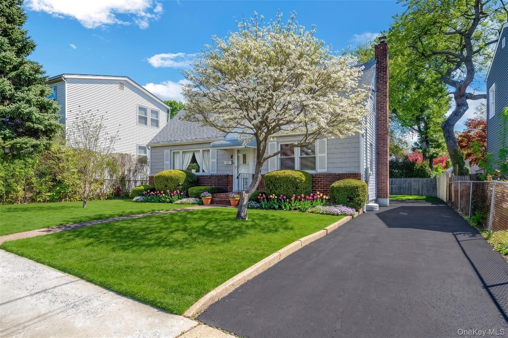 28 Miller Street 2, Glen Cove, NY 11542