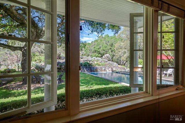 2680 Lawndale Rd, Kenwood, CA 95452