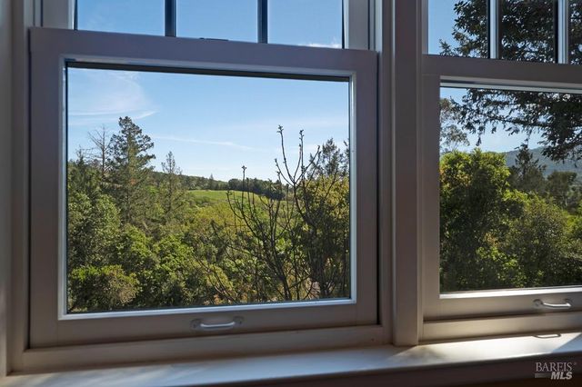 2680 Lawndale Rd, Kenwood, CA 95452