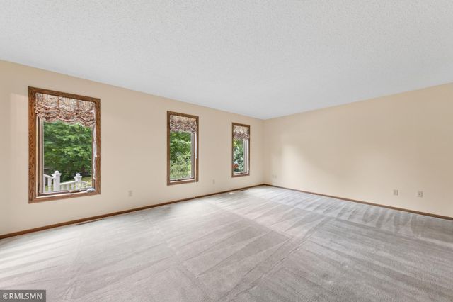11730 27th Avenue N, Plymouth, MN 55441