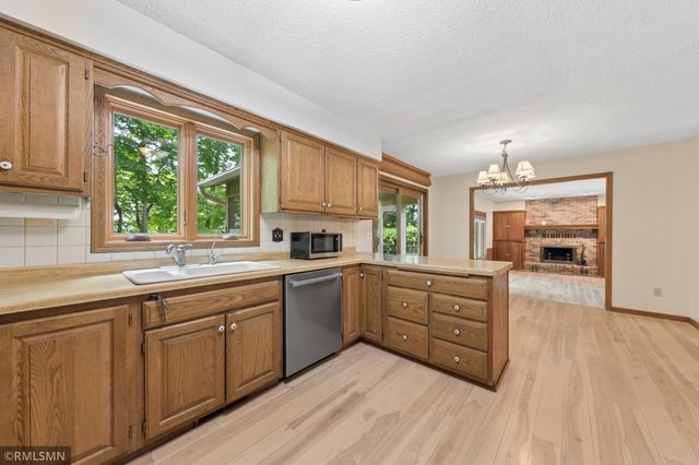 11730 27th Avenue N, Plymouth, MN 55441