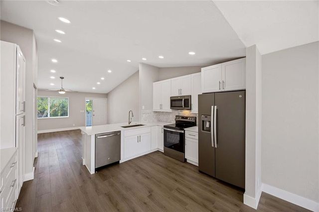 707 Neapolitan WAY 707, Naples, FL 34103