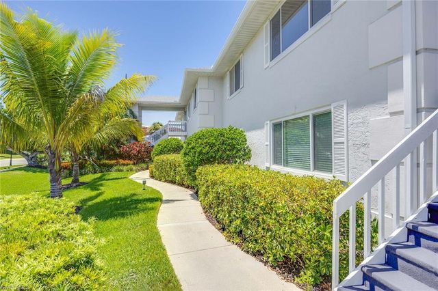 707 Neapolitan WAY 707, Naples, FL 34103