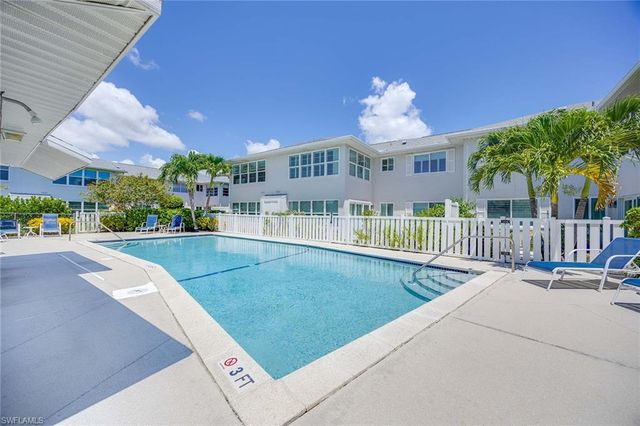 707 Neapolitan WAY 707, Naples, FL 34103