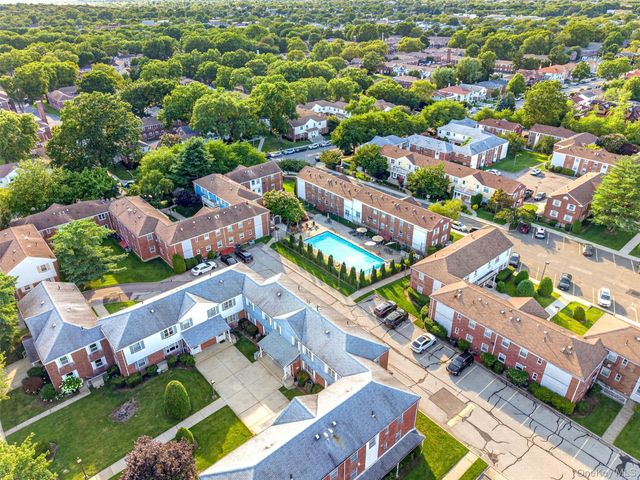 6861 Cloverdale Boulevard 108, Bayside, NY 11364