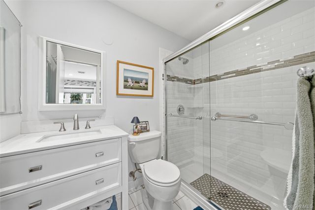 66 Harbor N, Amityville, NY 11701