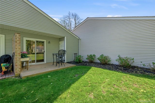 66 Harbor N, Amityville, NY 11701