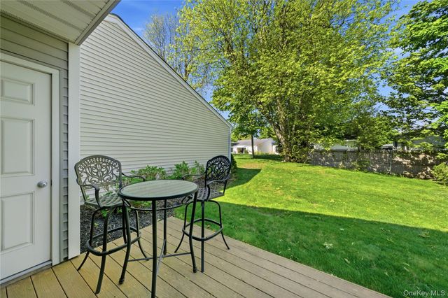 66 Harbor N, Amityville, NY 11701