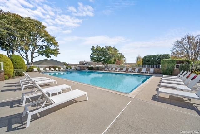 66 Harbor N, Amityville, NY 11701