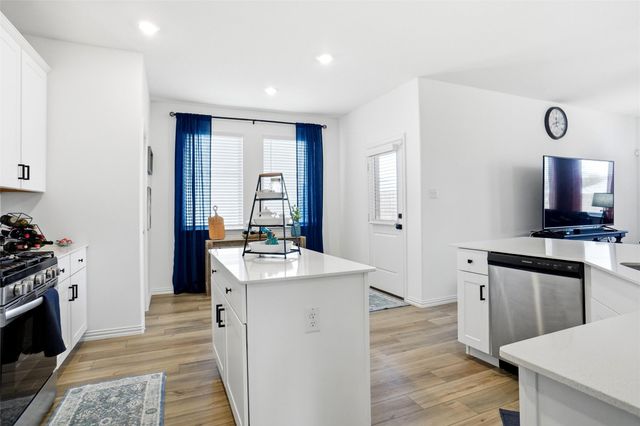 1333 Almond Road, Azle, TX 76020