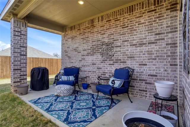 1333 Almond Road, Azle, TX 76020