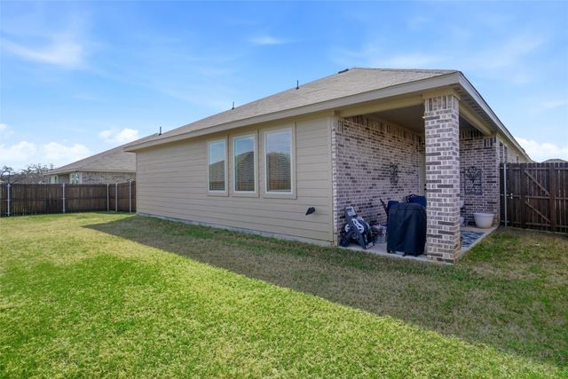 1333 Almond Road, Azle, TX 76020