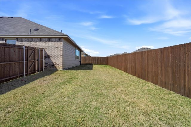 1333 Almond Road, Azle, TX 76020