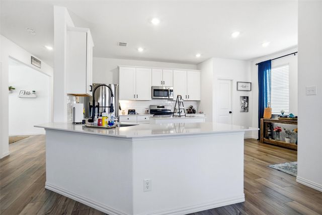 1333 Almond Road, Azle, TX 76020