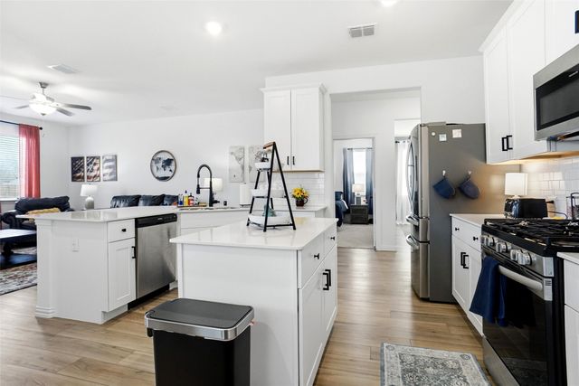 1333 Almond Road, Azle, TX 76020