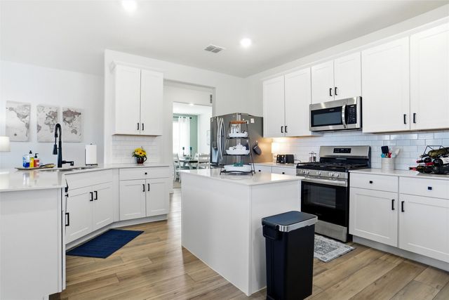 1333 Almond Road, Azle, TX 76020