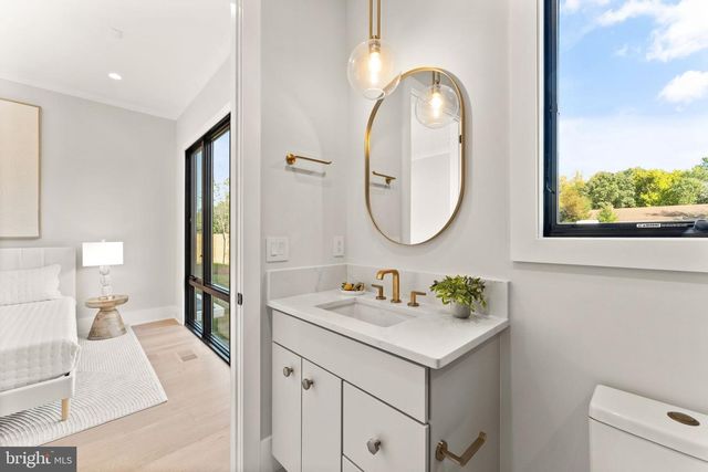 917 TIMBER LN SW, Vienna, VA 22180