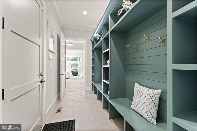 917 TIMBER LN SW, Vienna, VA 22180