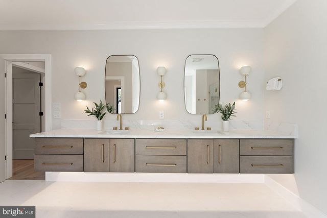 917 TIMBER LN SW, Vienna, VA 22180