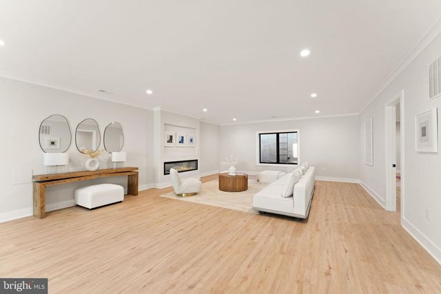 917 TIMBER LN SW, Vienna, VA 22180