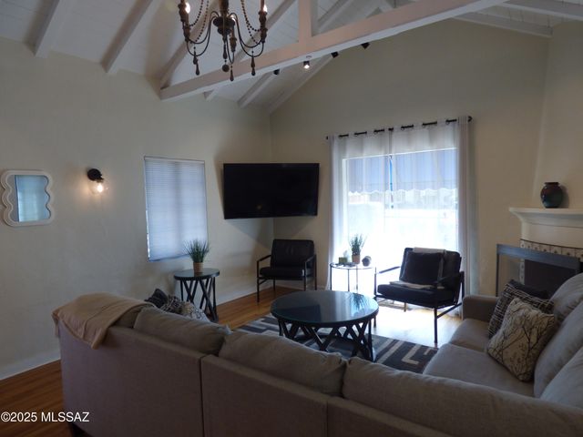 2533 E 3rd Street, Tucson, AZ 85716