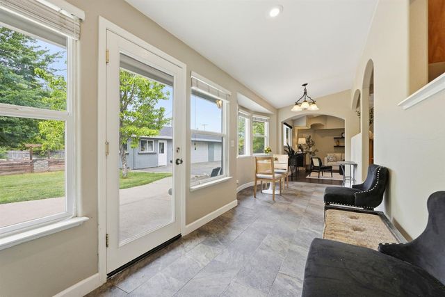 1501 Joby Ln, Sacramento, CA 95864