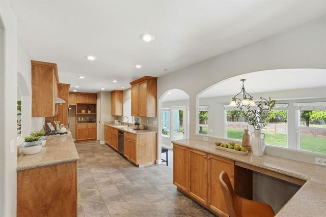 1501 Joby Ln, Sacramento, CA 95864