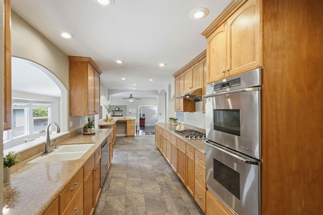 1501 Joby Ln, Sacramento, CA 95864