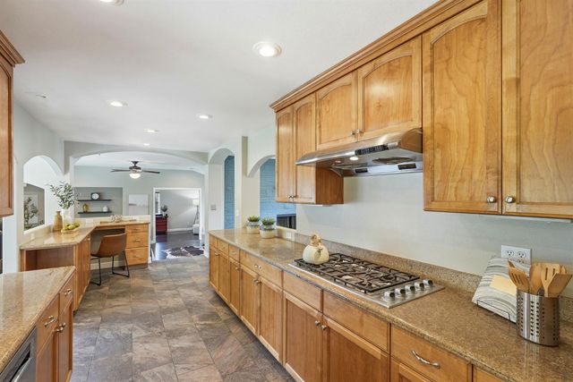 1501 Joby Ln, Sacramento, CA 95864