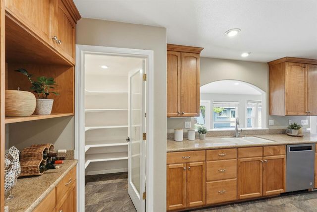 1501 Joby Ln, Sacramento, CA 95864