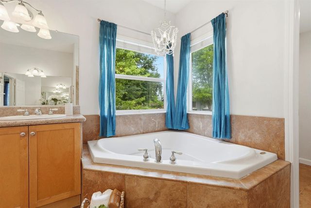 1501 Joby Ln, Sacramento, CA 95864